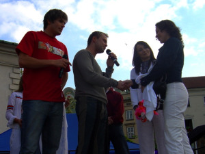 Impreza na krakowskim rynku z udziałem uczestników show TV BIG BROTHER